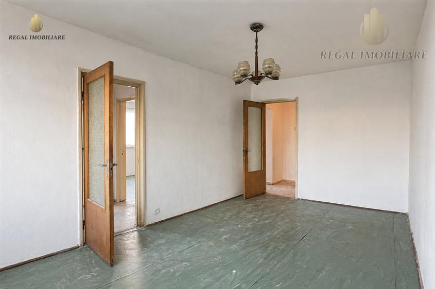 Apartament cu 3 camere decomandat în Drumul Taberei