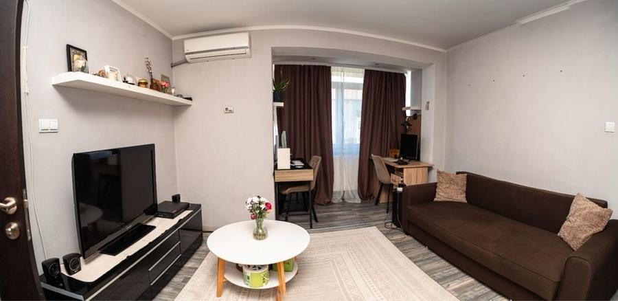 Apartament cu 2 camere semidecomandat în 1 Mai