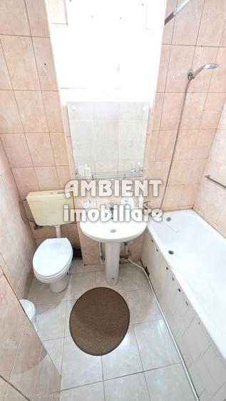 Apartament cu 4 camere decomandat în Central