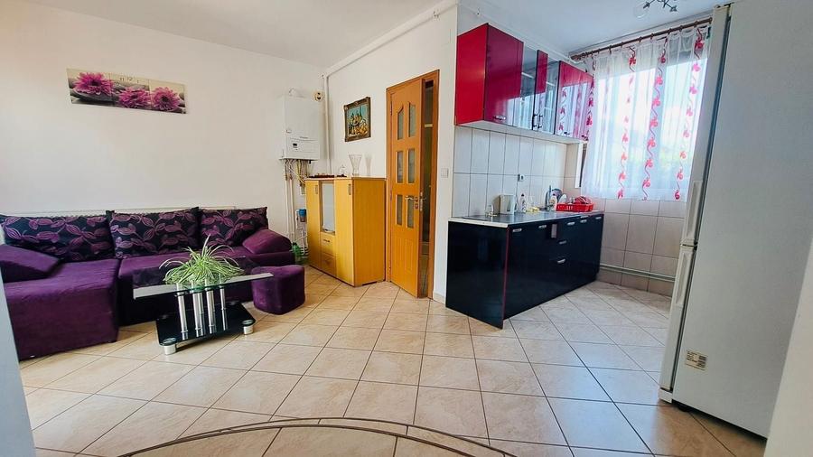 Casă cu 4 camere în Dumbrăvița