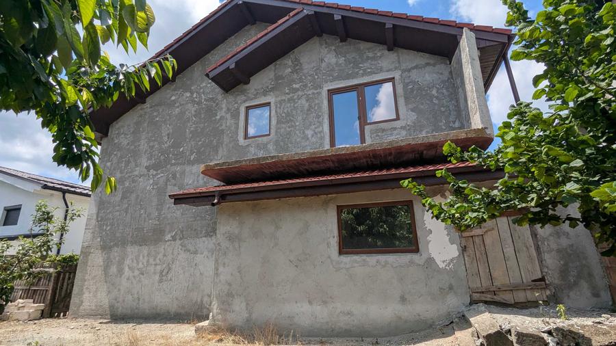 Casa Preajba Noua. P+E - 8