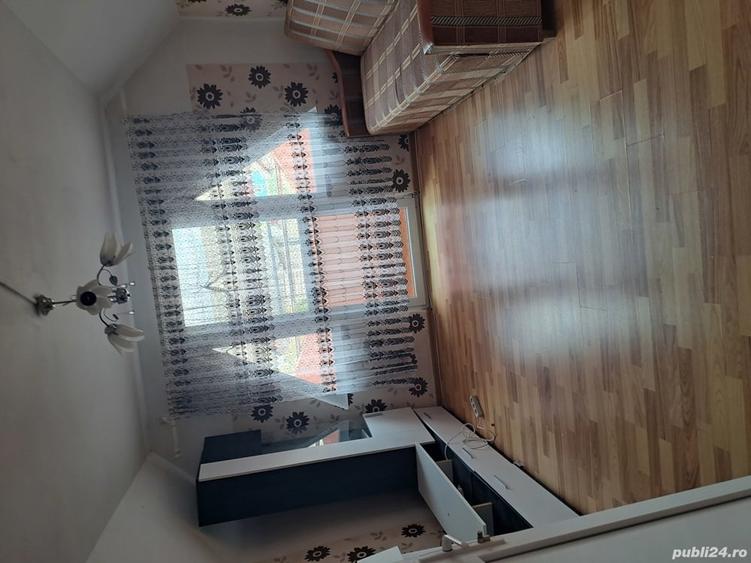 Casă cu 6 camere cu Teren 500 Mp în Arini