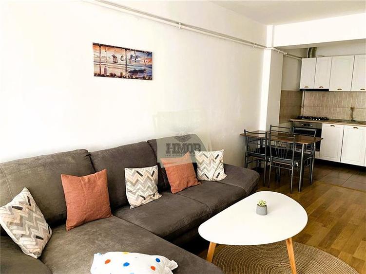 Apartament cu 2 camere semidecomandat, mobilat în Exterior Sud
