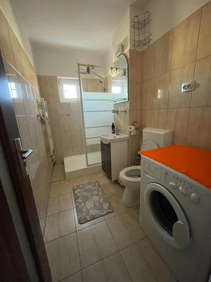 Apartament cu 2 camere semidecomandat în Dâmbovița