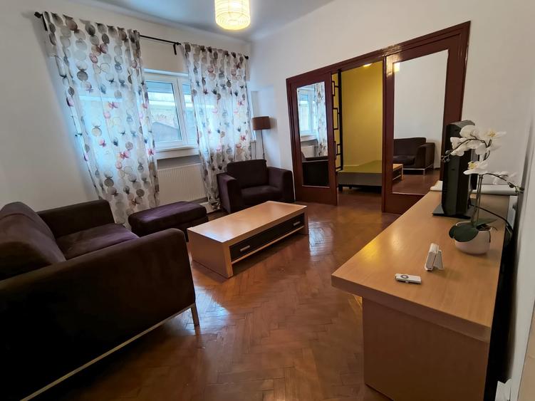 Apartament cu 2 camere semidecomandat, mobilat în Primăverii