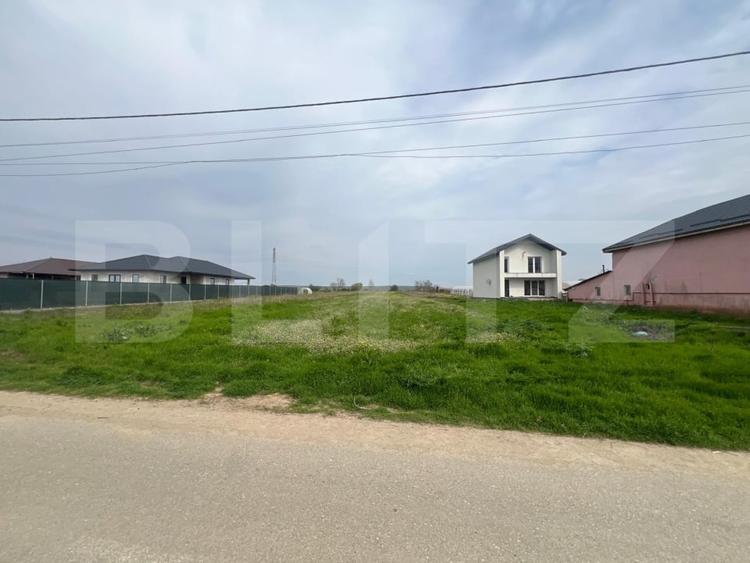 Teren Construcții intravilan de 3800 mp, în Exterior Nord