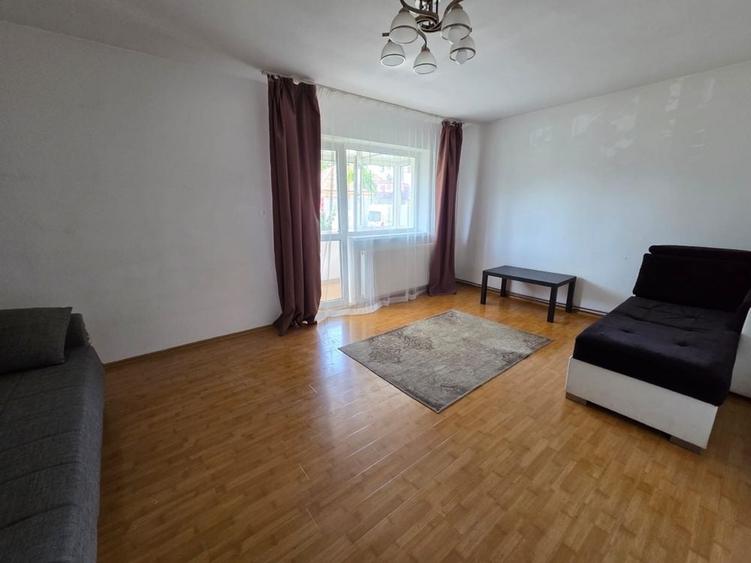 Apartament cu 2 camere decomandat în Republicii