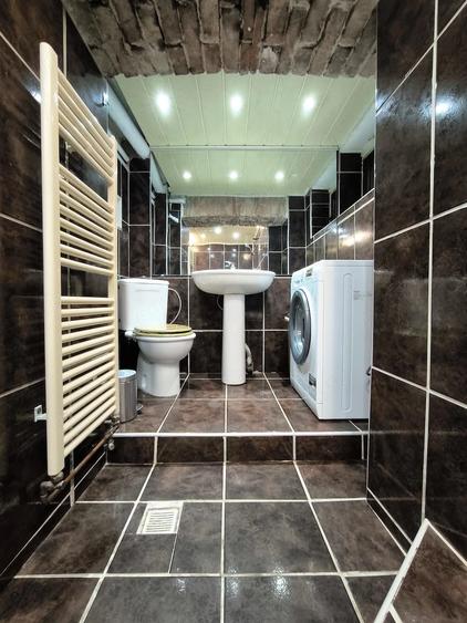 Apartament cu 3 camere semidecomandat în Trei Stejari
