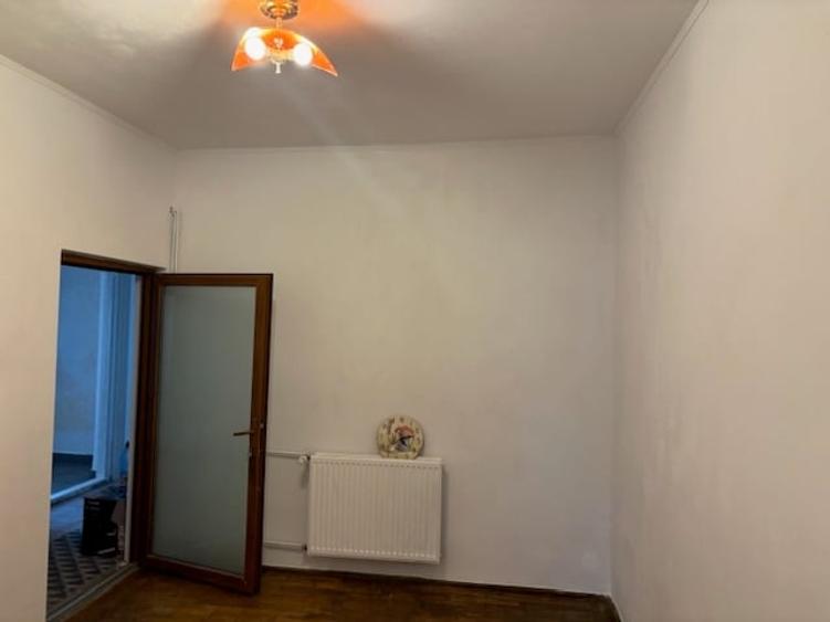 Casă individuală cu 6 camere cu Canalizare în Chitila