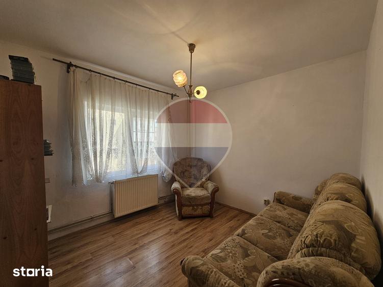 Apartament cu 7 camere în Central