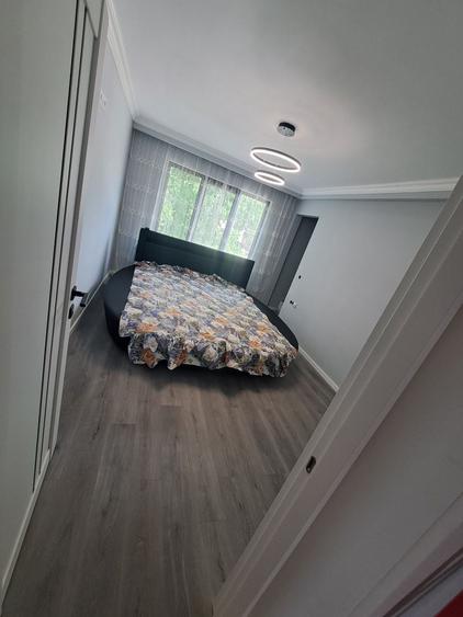 Apartament cu 4 camere decomandat în Exterior Vest