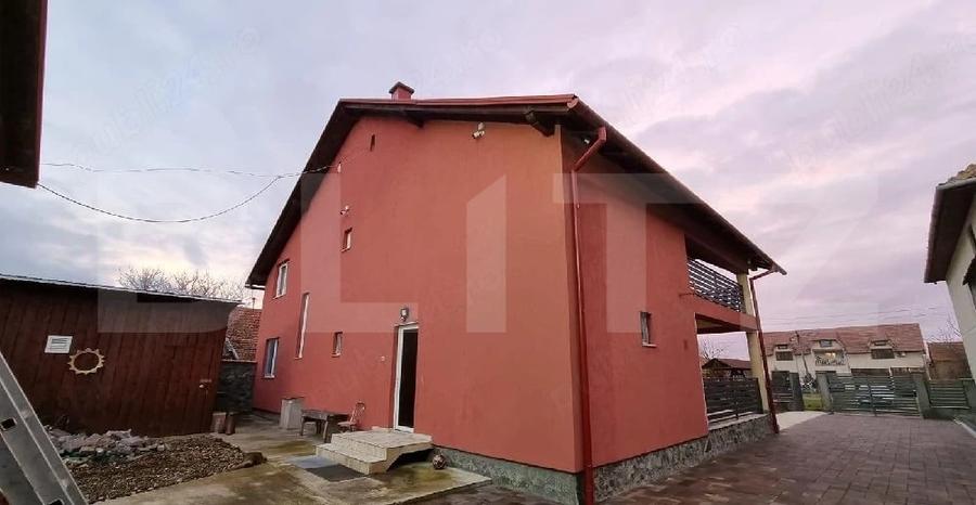 Casă individuală cu 6 camere cu Canalizare în Darova
