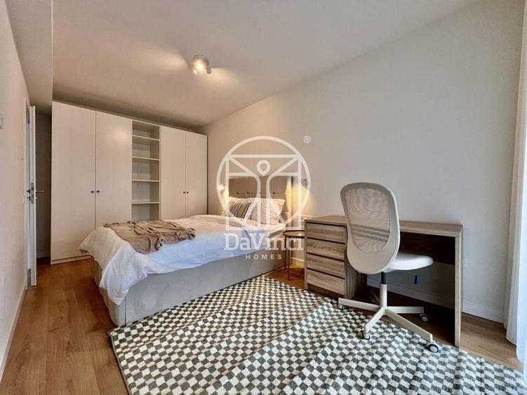 Apartament cu 3 camere decomandat în Exterior Vest