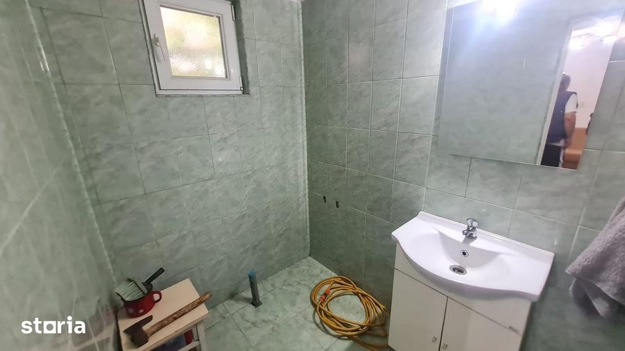 Casă cu Teren 255 Mp în Cristian