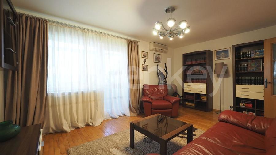 Apartament cu 3 camere decomandat, mobilat în Aviației