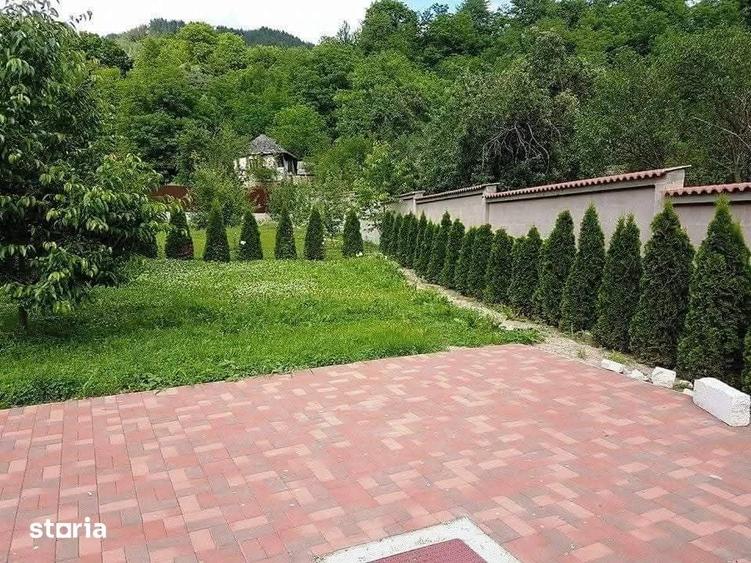 Casă cu 3 camere cu Teren 900 Mp în Bârsești