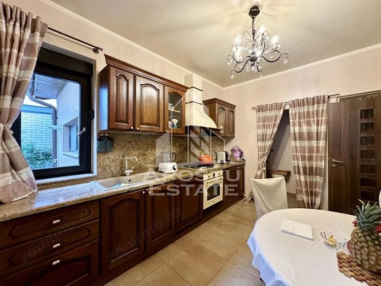 Casa impresionanta cu 5 camere si garaj, la intrare in Dumbravita - 2