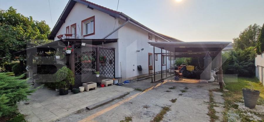 Casă individuală cu 7 camere cu Teren 700 Mp în Bordei