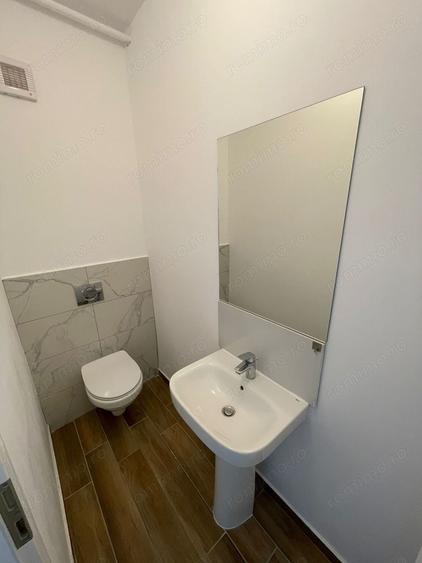 Apartament cu 3 camere semidecomandat în Lipovei
