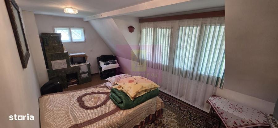 Casă cu 4 camere în Breaza de Sus