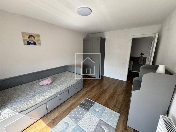 Duplex cu 4 camere cu Canalizare în Roșia