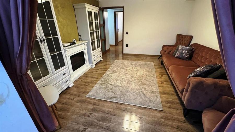 Apartament cu 3 camere decomandat, mobilat în Ultracentral