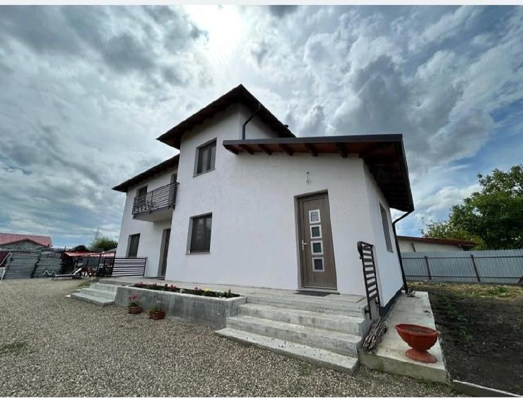 Casă cu 3 camere cu Teren 911 Mp în Central