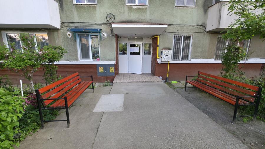 Apartament cu 3 camere semidecomandat în Central
