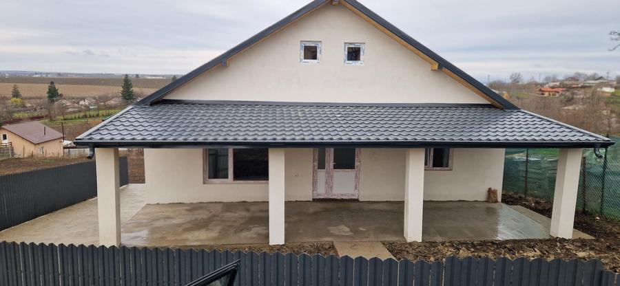 Casă cu 4 camere în Sârca