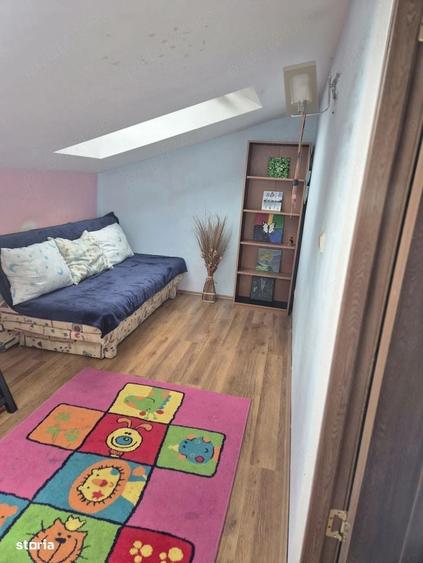 Apartament cu 3 camere semidecomandat în Florești