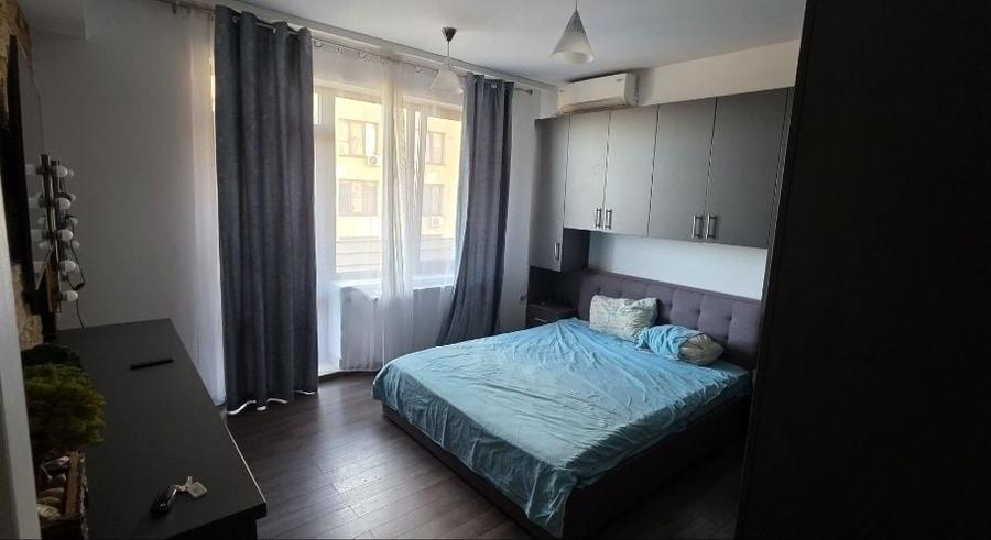 Apartament cu 3 camere decomandat în Alexandriei