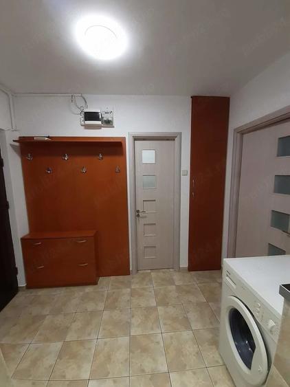 Garsonieră decomandată în Vitan