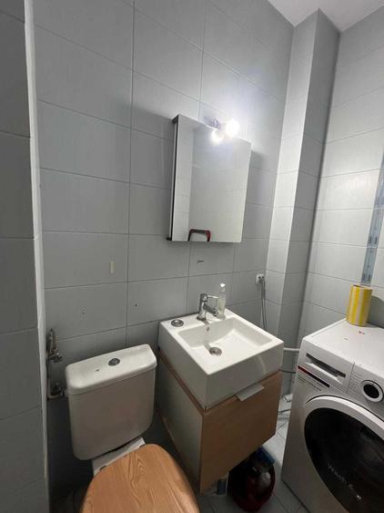 Apartament cu 3 camere decomandat în Grivița