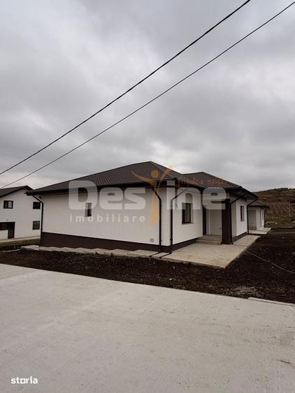 Casă cu 4 camere în Chicerea