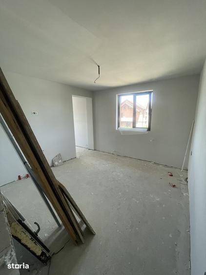 Casă cu 4 camere cu Teren 370 Mp în Central