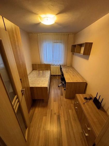Apartament cu 3 camere decomandat în Cetății