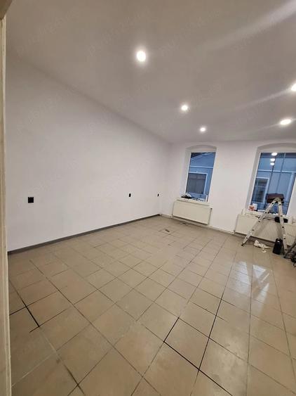 Spațiu comercial, de 66 mp, în Piața Centrală