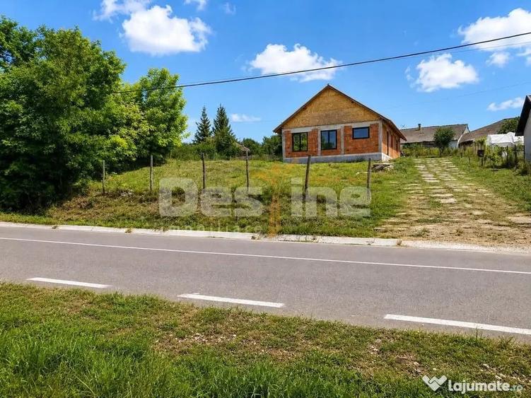 Casă cu 4 camere cu Teren 1000 Mp în Zăpodeni