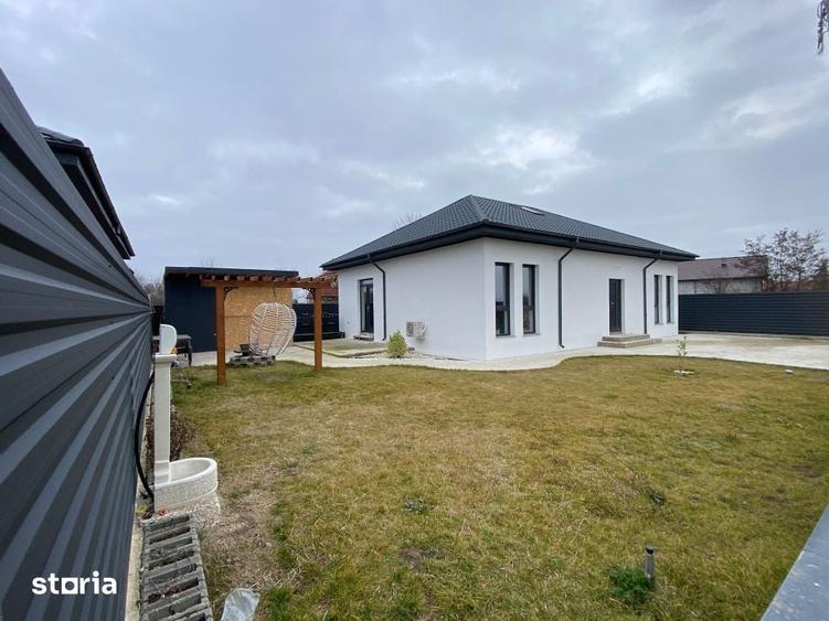 Casă cu 4 camere cu Teren 428 Mp în Periș