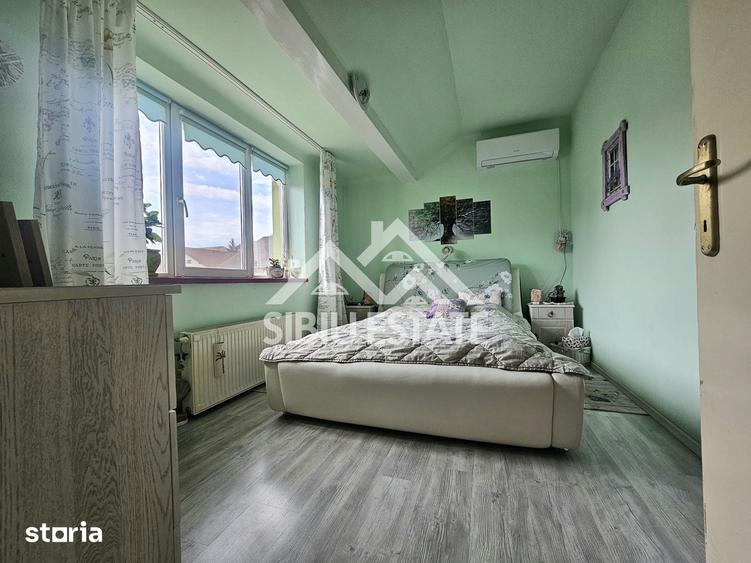 Casă cu 4 camere cu Canalizare în Central