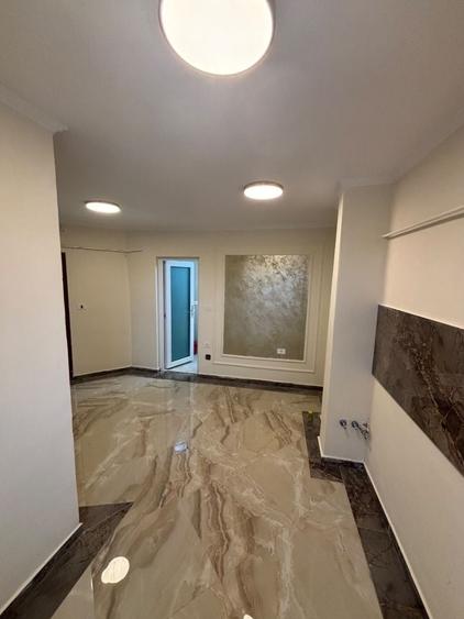 Garsonieră decomandată în Rogerius