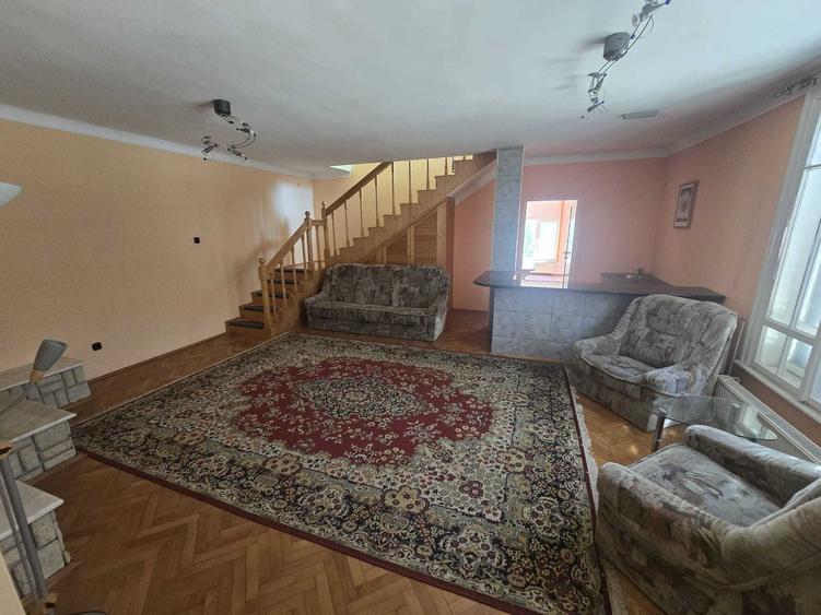 Casă cu 4 camere în Borș