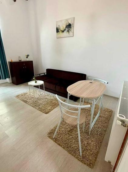 Garsonieră decomandată în Complex Studențesc