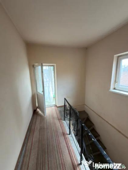 Casă cu 4 camere cu Teren 200 Mp în Central