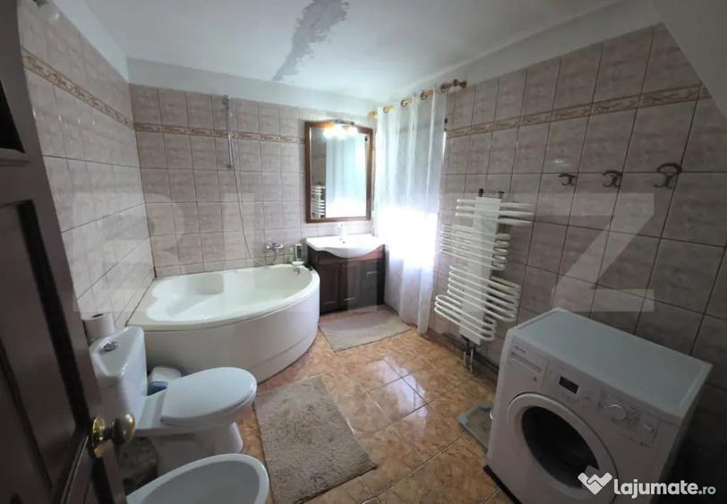 Casă cu 5 camere cu Teren 1900 Mp în Central