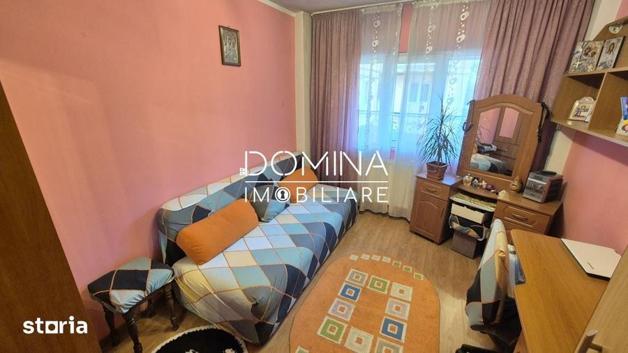 Apartament cu 3 camere decomandat în Teilor