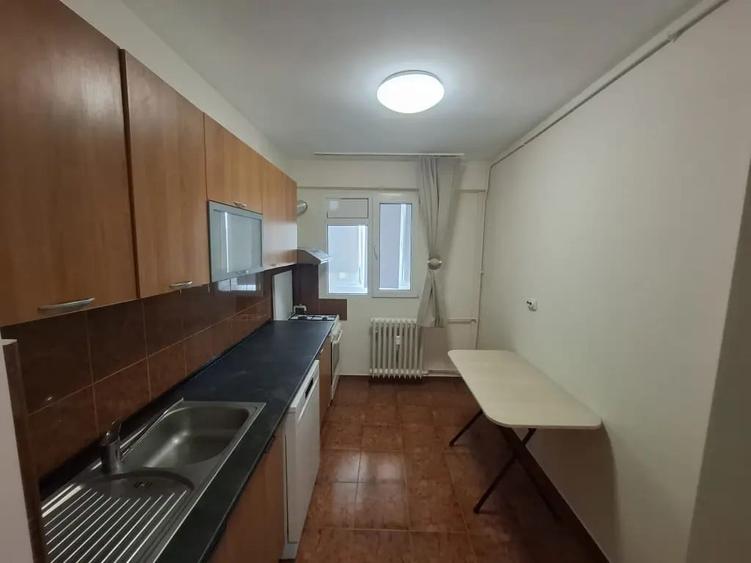 Apartament cu 2 camere semidecomandat în Titan