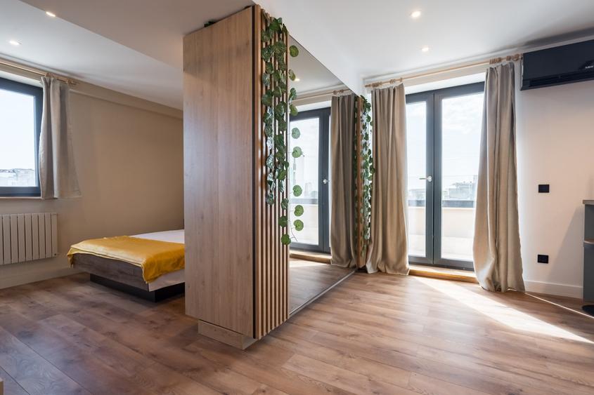 Apartament cu 2 camere semidecomandat în P-ța Romană
