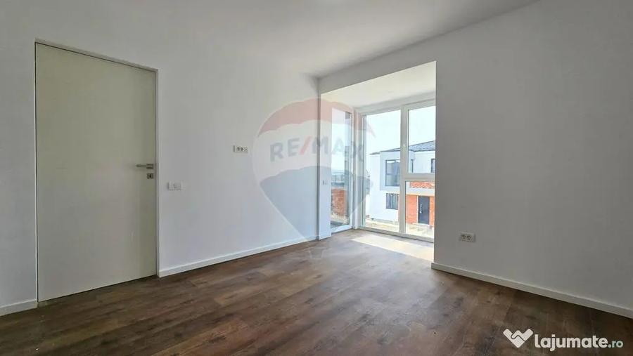 Casă cu 4 camere cu Teren 187 Mp în Tunari