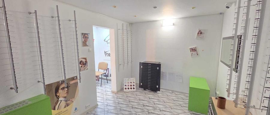 Spațiu comercial, de 58 mp, în Podu Roș